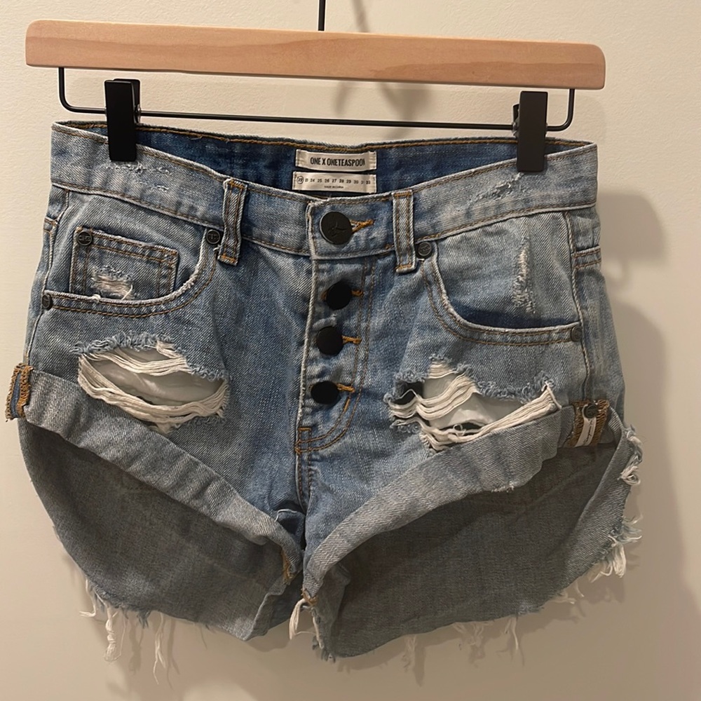 One Teaspoon Bandit shorts, size 22
